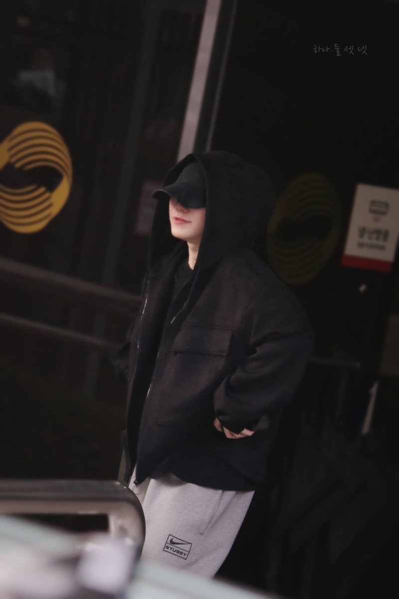 우자 tweet media