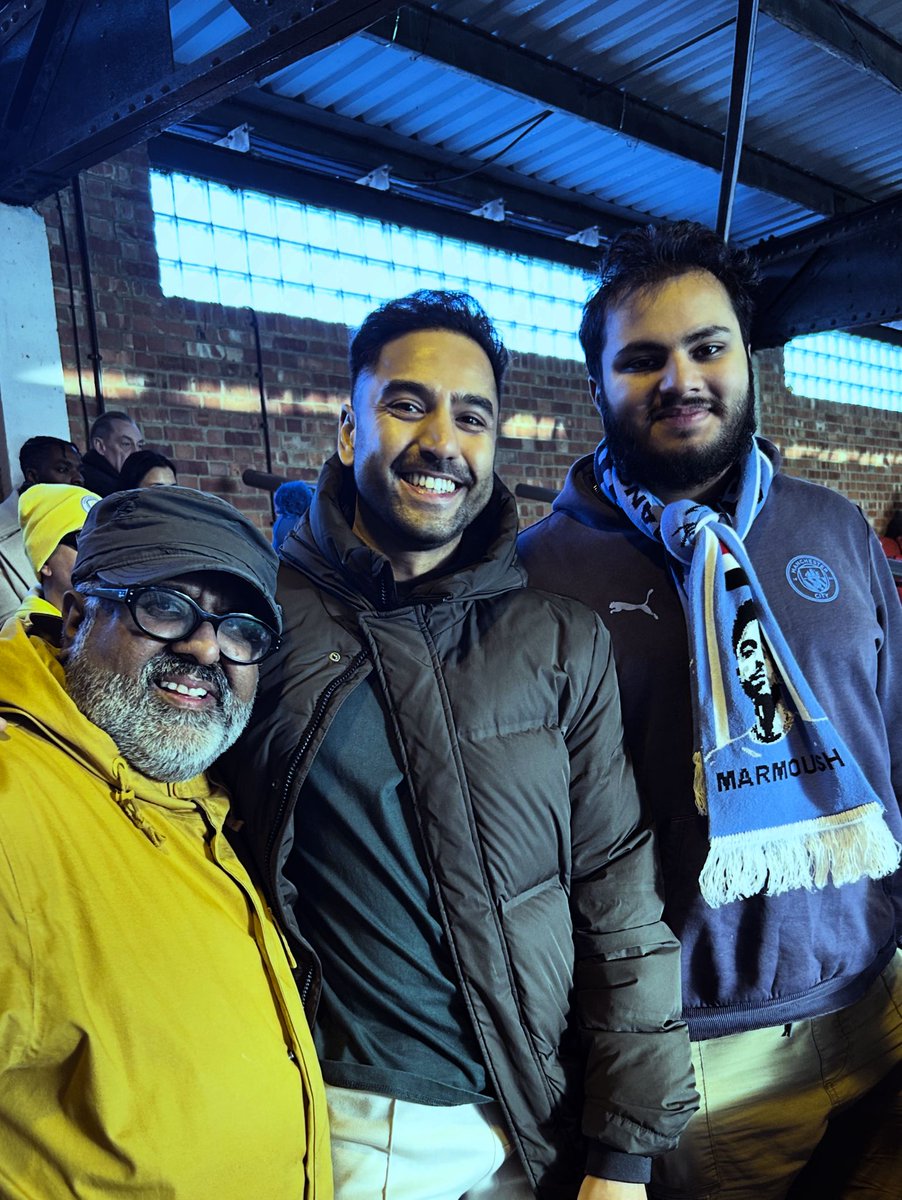 _BlueCrescent's tweet image. Not always pretty, but City got the job done against Palace.

For the Blue Crescent crew it was all smiles, shared laughs and that familiar post-match glow 😁🙌

#ManCity #BlueCrescent #CTID #Cityzens #Matchday #Brotherhood
