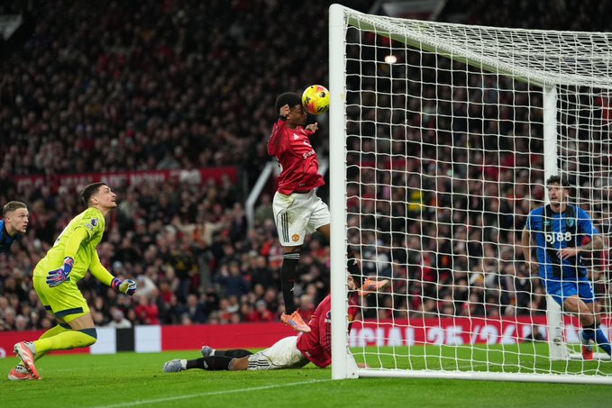 أماد ديالو يسجل أول هدف له برأسية في أولد ترافورد هذا الموسم بكافة البطولات 