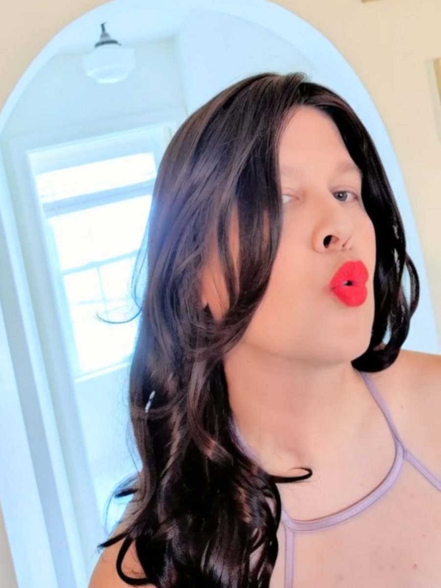 EricaSissyCD's tweet photo. Feeling cute 😘☺️ https://t.co/JZw65DiS8G