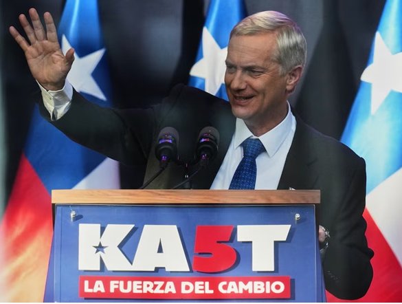 Felicito a José Antonio Kast 🇨🇱, presidente electo de Chile y le deseo que realice una gestión exitosa. Chile, como Uruguay, son ejemplos en las últimas décadas de alternancia democrática y de convivencia respetuosa entre los diversos partidos políticos.