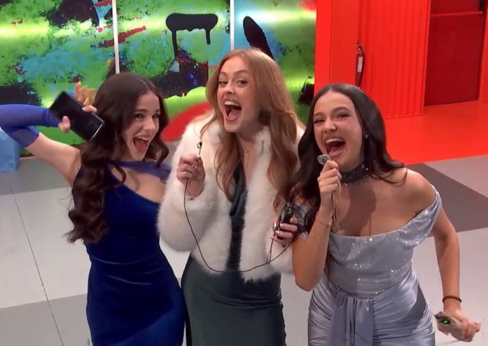 its_laurax_'s tweet image. lo han sido absolutamente todo❤️‍🩹 #OTDirecto15D