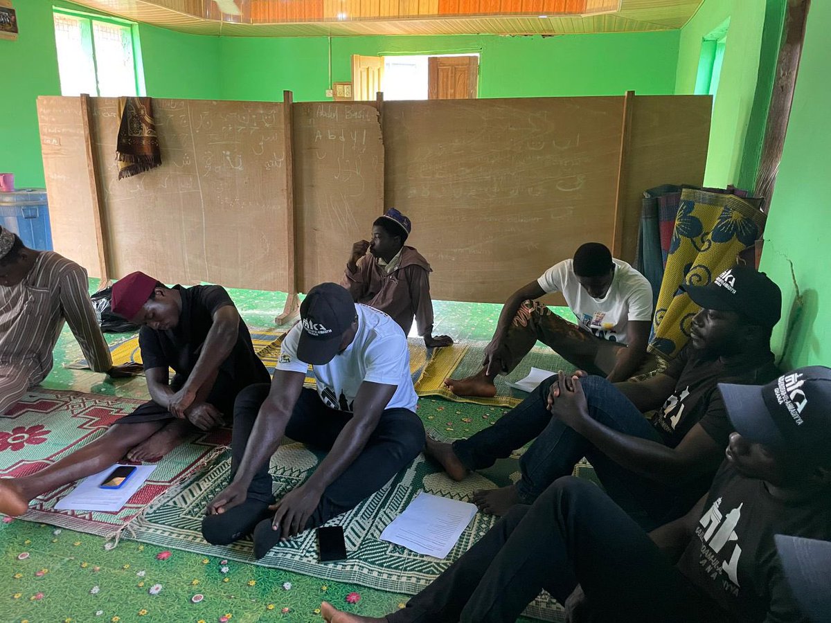 mkaghana's tweet image. Tarkwa Banso/Antwikrom Jama’at in the Wassa West Circuit, Tarkwa Zone held a Jama’at Rally on 12th December 2025 on Khuddam inactiveness. The session was addressed by Muallim Alhaj Basirudeen Zakaria, with 13 Khuddam in attendance and graced by regional and circuit officials.