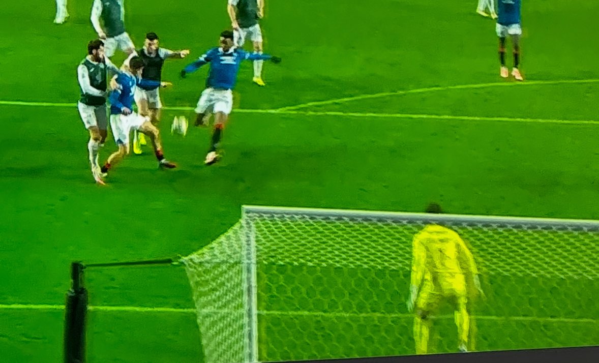 Rangers_Spares_'s tweet photo. Somehow. Chermiti manages to put THIS out for a THROW IN

8 fuckin million pounds!!!!

😂😂😂😂😂😂 https://t.co/99JDsriF4R