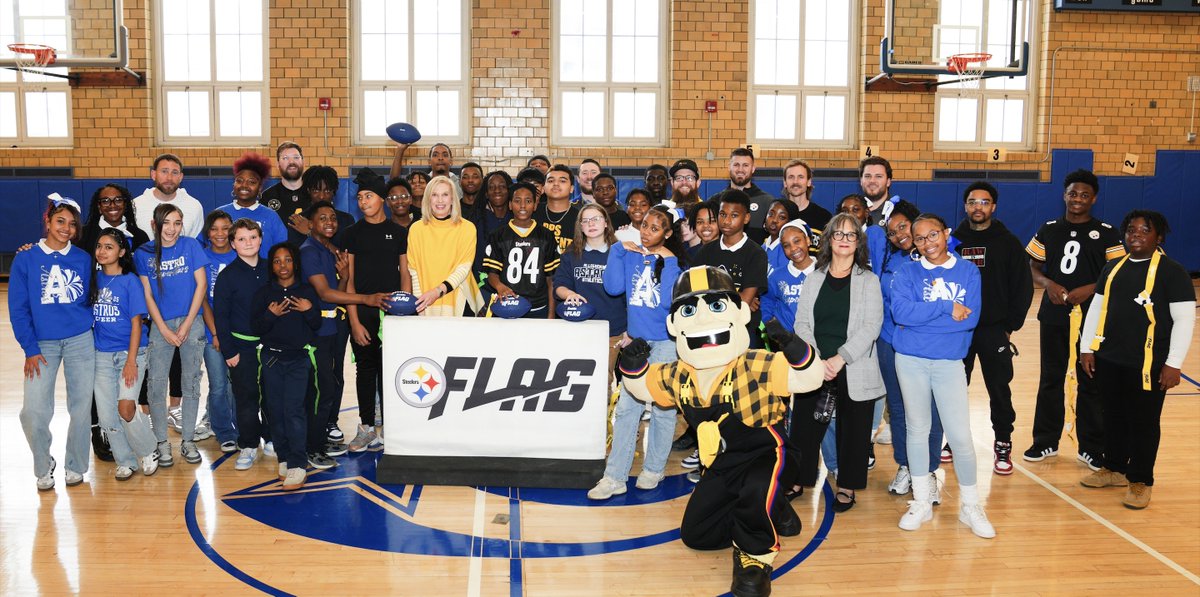 TasteoftheNFL's tweet image. The power of #SchoolNutrition meeting #PhysicalActivity 🍎🏈—and the result is game-changing!