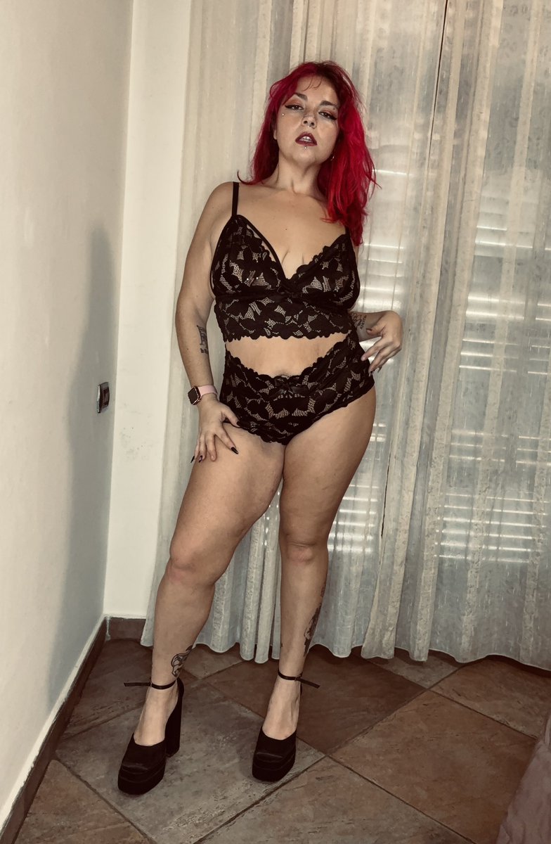 curvyiside's tweet image. Buonasera! 🤭