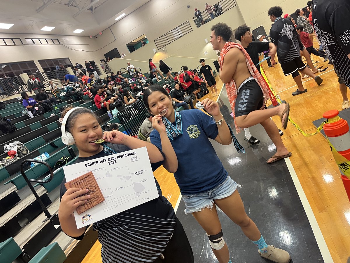 KHSMantaRays's tweet image. AWESOME PERFORMANCES by the Kūlanihāko'i wrestlers at the Maui Invitational Tournament (MIT) this weekend. #LetsGoRays

Shayla Suetos-girls 235 - 1st place as well as the Garner Ivy Award

Lennox Manlapao- boys 106 - 1st place

++Four 2nd place finishes along with a 5th and 6th.