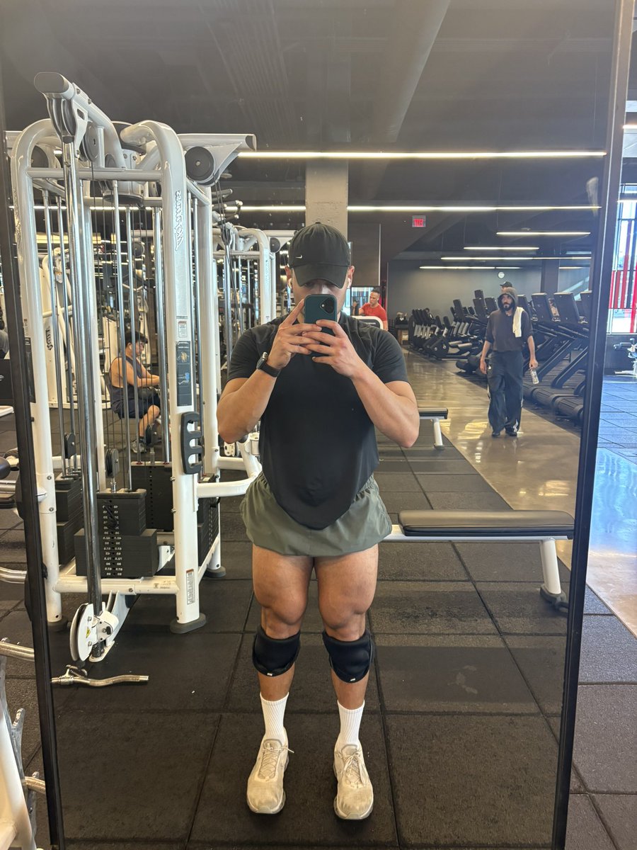 paladebraddi's tweet photo. Same thickmas different font https://t.co/MGWOTnfj7L