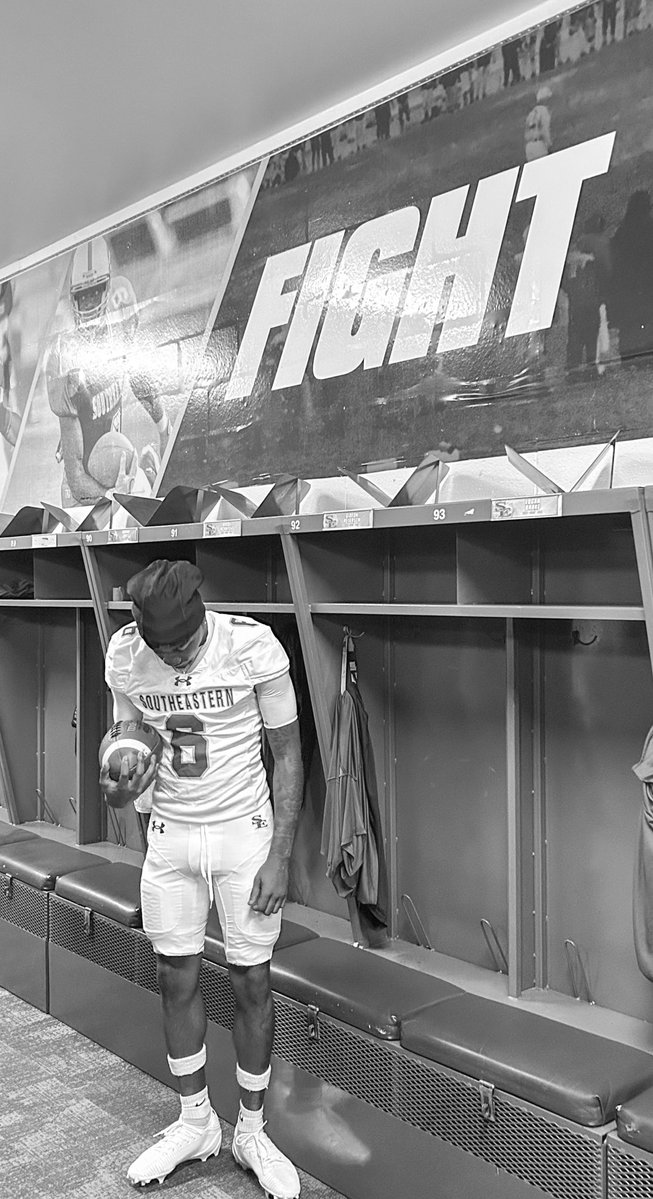 markell_smith6's tweet image. Blessed to receive an offer from SE
Thanks for having me out,and showing me around today!
@AtterberryBo 
@CoachZTisdale 
@robertson__asa 
@CoachMcGuire16 
@tbiss_3