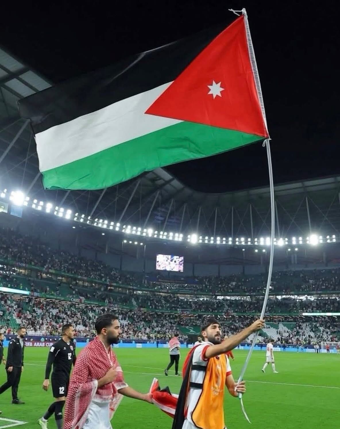 يزن النعيمات عبر انستغرام: بحب الأردن كثير #معك_يالنشمي 