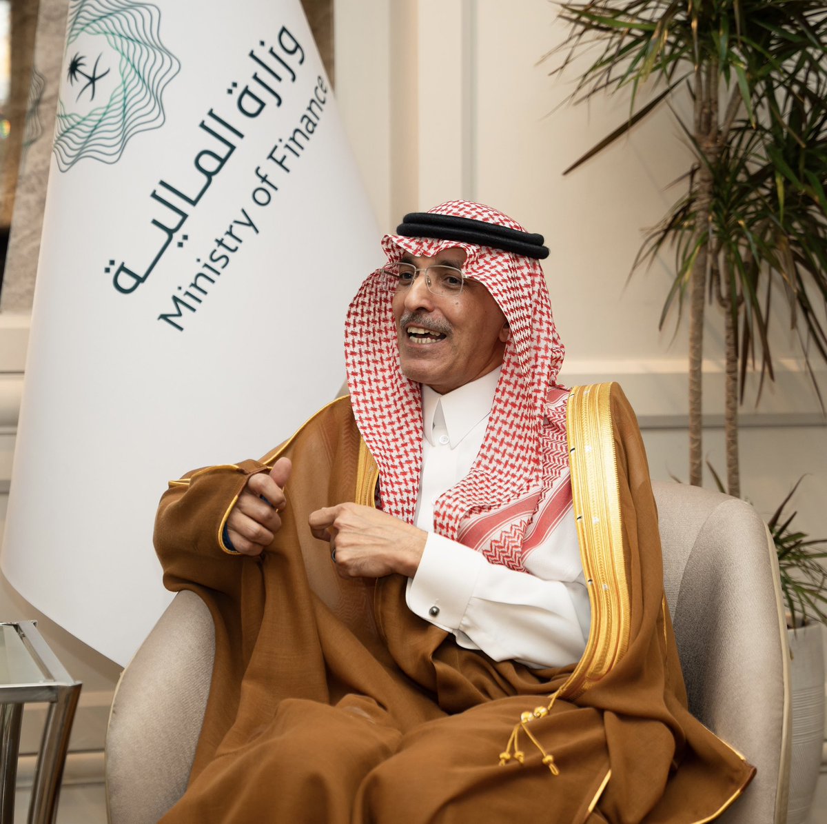 غد الثلاثاء … وزير المالية في حوار  خاص مع (مال) حول:
- التخصيص وإيراداته المتوقعه
- الدين وتمويل العجز
- تنويع الإيرادات
- تنويع الاقتصاد وزيادة الإيرادات غير النفطية
- الانفاق على إكسبو وكأس العالم
<a href="/MAAljadaan/">محمد عبدالله عبدالعزيز الجدعان | Mohammed Aljadaan</a> <a href="/MOFKSA/">وزارة المالية السعودية</a>