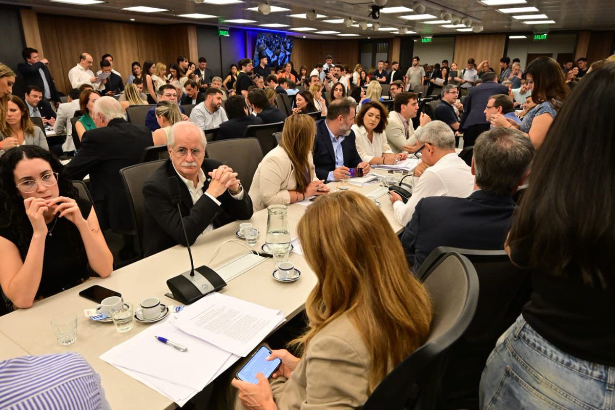 En <a href="/DiputadosAR/">Diputados Argentina</a> iniciamos la actividad parlamentaria con la nueva composición de la Cámara. Participamos de las reuniones constitutivas de las comisiones de Legislación Penal y de Presupuesto.