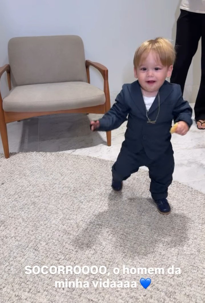 virgloversf's tweet image. ah não, véi! O goido de roupinha social🥹✨️