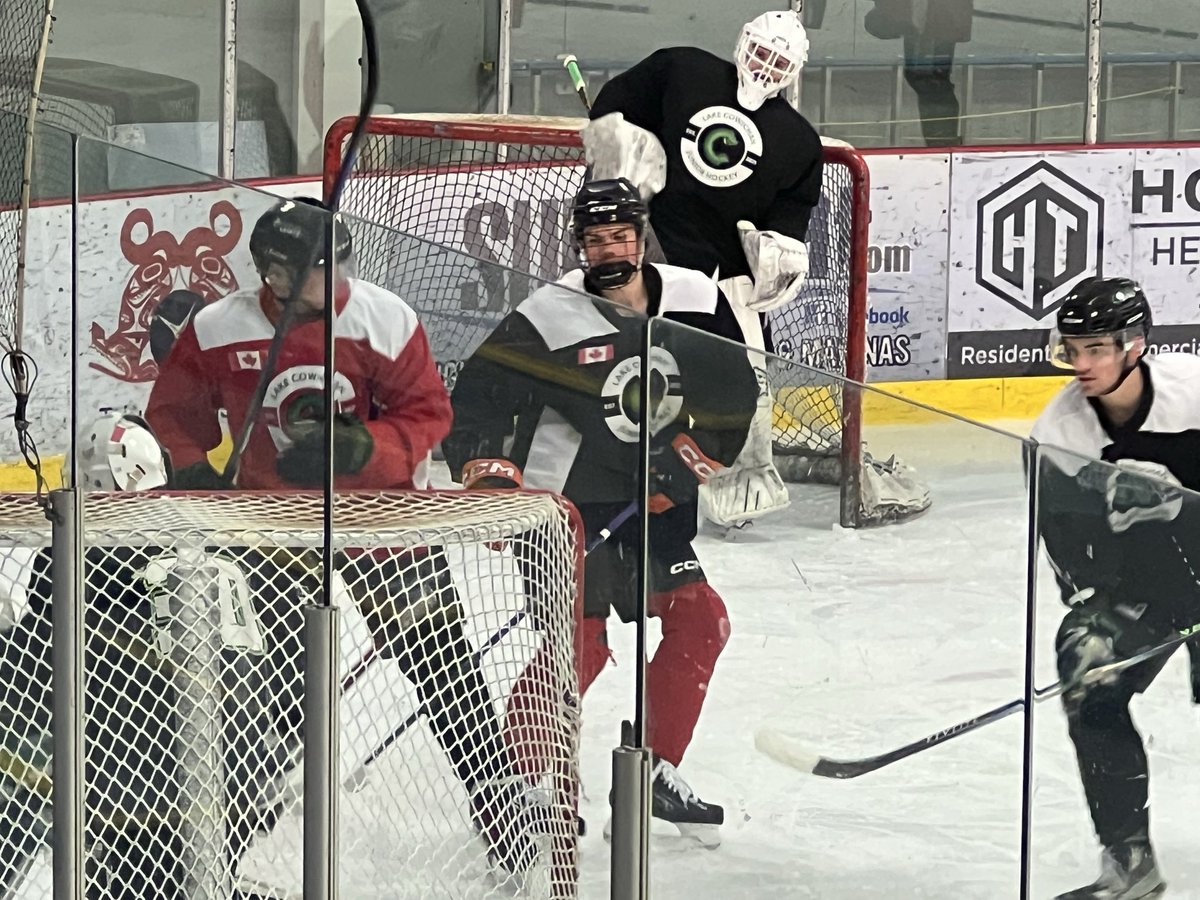 Venom represented in the VIJHL this past Friday and Sunday 🐍 Our own #19 Ethan Nagy suited up in both games for the Lake Cowichan Kraken Junior ‘A’ team. A great opportunity and another big step forward.

Congratulations, Ethan — keep earning it! 👏

#VenomHC #NextLevel #VIJHL