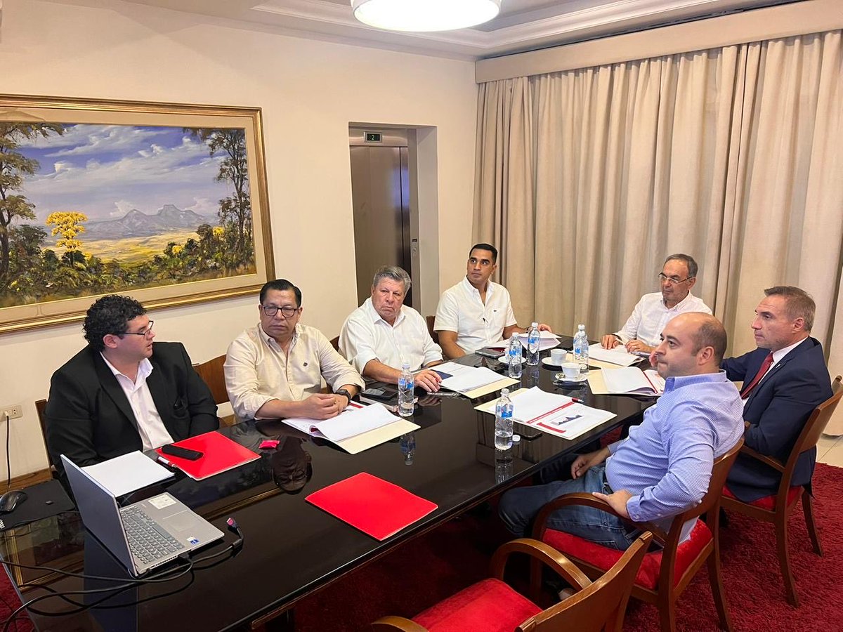 En la <a href="/ANRParaguay/">ANR - Paraguay</a> tuvimos la reunión de presentación del proyecto de presupuesto 2026, ante la Comisión de Finanzas y tuvo dictamen favorable para su aprobación ante el pleno. Las finanzas del  Partido Colorado están sólidas y se manejan con la más absoluta transparencia.