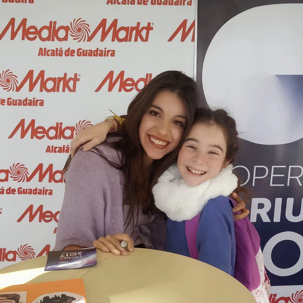 Que una fan de OT17 gane Operación Triunfo tiene algo tan bonito 🥹 es como si ganáramos todos nosotros 
#OTDirecto15D #OTGalaFinal #OT2025