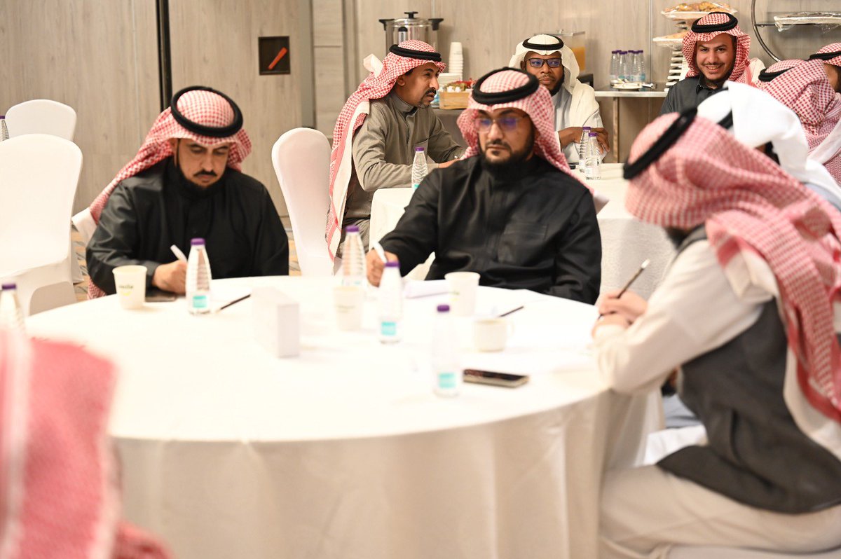 عمقٌ في المعرفة ورسالة إصلاح تتجدد
ننطلق في اليوم الثالث من دورة تنمية مهارات المصلح الأسري تحت مظلة جمعية وثاق محطة تدريبية تستهدف جانب فقة الأسرة بقيادة المدرب المتميز د/وليد المعيدي
لقاء علمي يعمّق الفهم ويعزز أدوات المصلح الأسري بالمنهج الشرعي وبرعاية كريمة من مركز بيت الخبرة