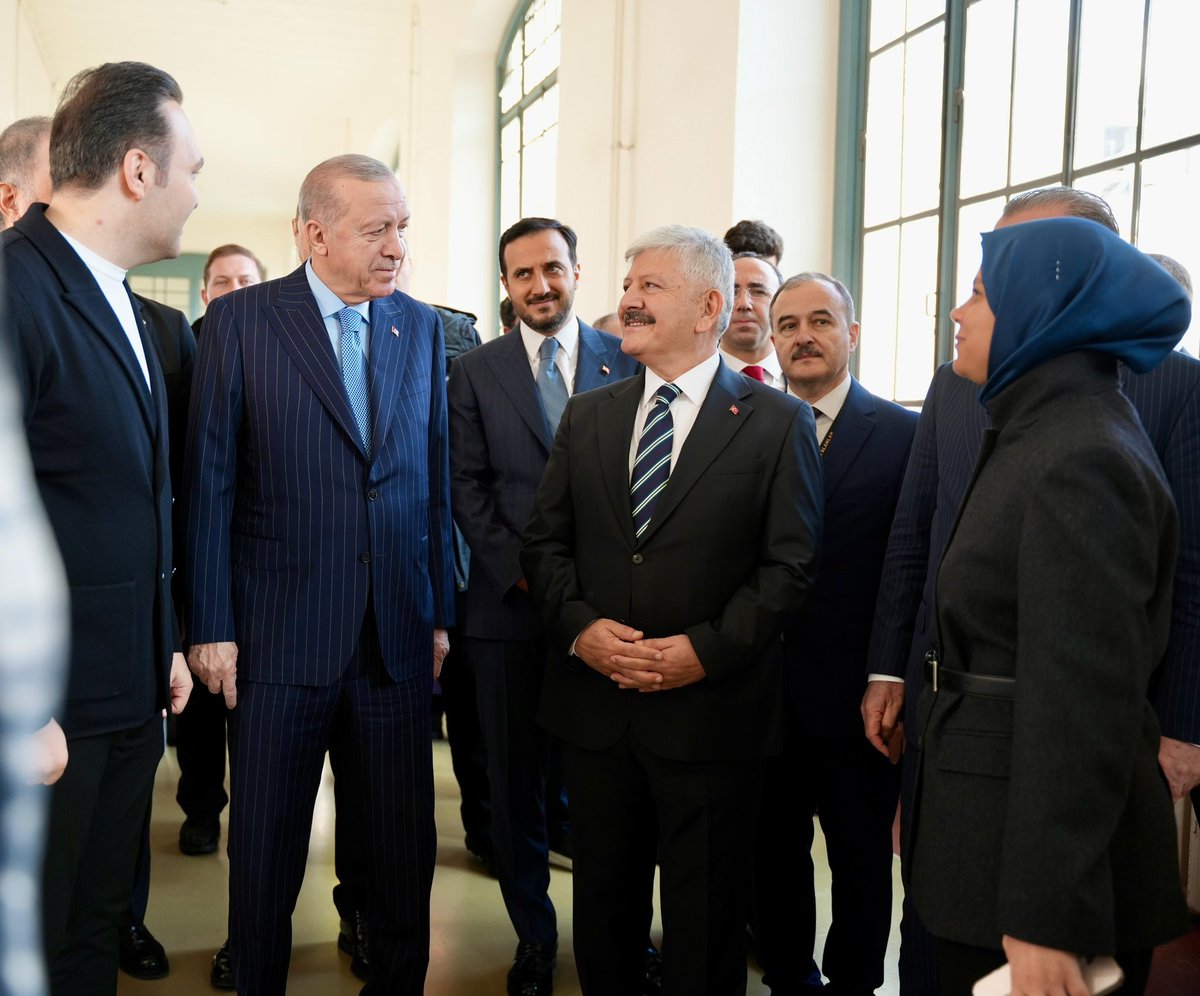Dr_K_Aydin's tweet photo. Mektebi Tıbbiyeyi Şahanenin en gururlu günü…
Hayatımızın en onurlu günü…

Saygıdeğer Cumhurbaşkanımız
üniversitemizi şereflendirdi. 

Beraber yürüdük biz bu yollarda… https://t.co/vtLa8SZXWZ