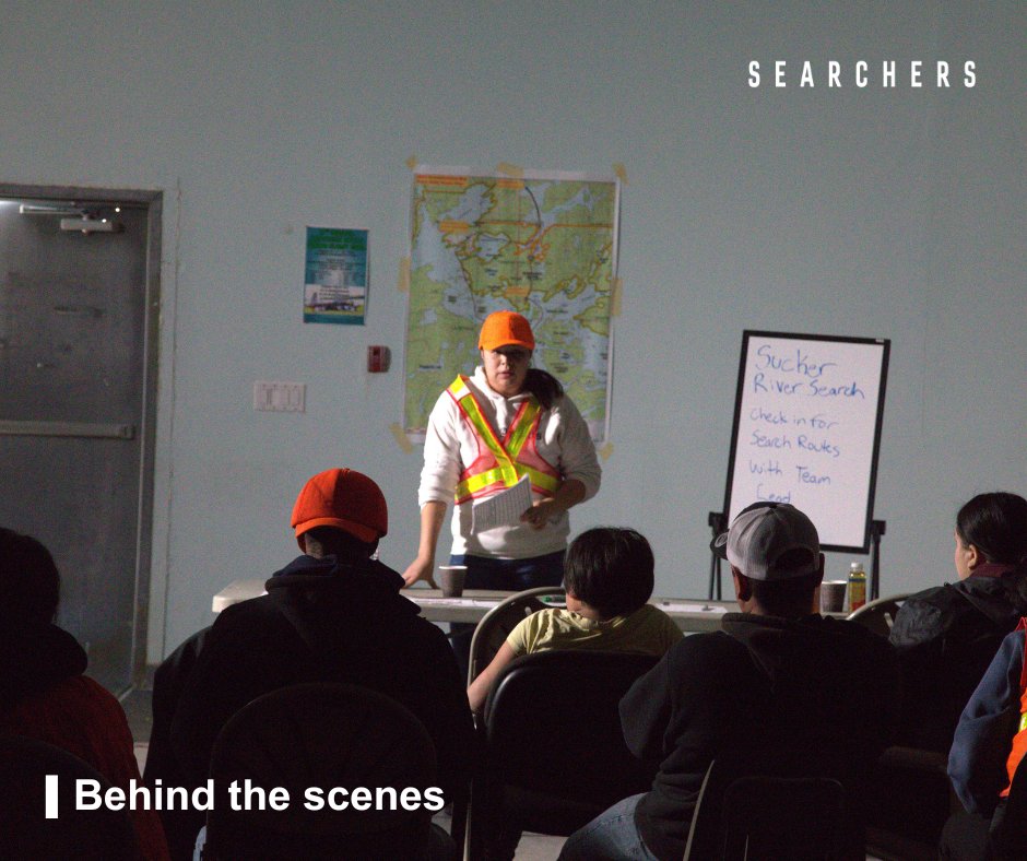 AngelEnt_ca's tweet image. BEHIND THE SCENES | Recreating the moment the plan was set in motion. 

Here is a behind-the-scenes look at filming a reenactment of a critical briefing. Every detail matters when the search begins.

Searchers premieres January 7 on APTN.