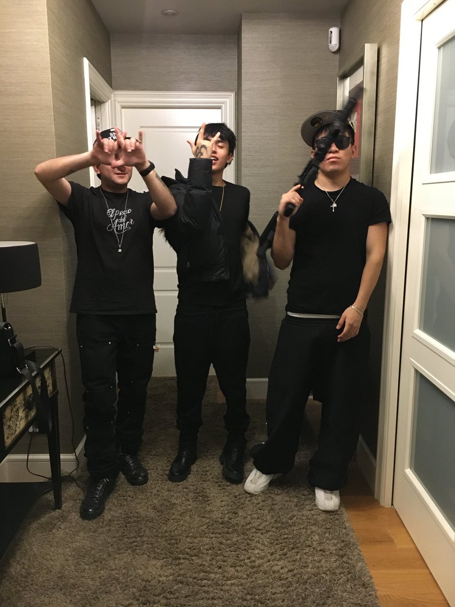 nostos2260's tweet image. paww