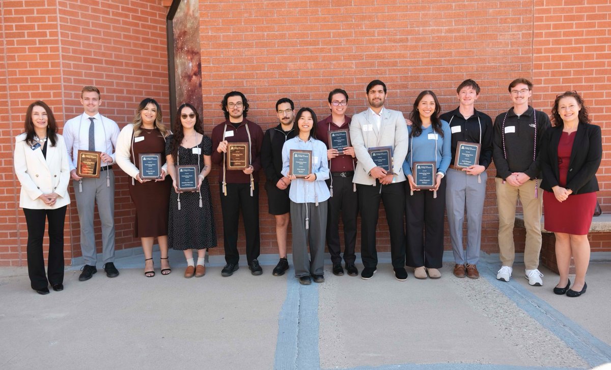 UAZScienceDean's tweet photo. This semester, @UAZScience recognized ten outstanding seniors from our departments. It was inspirational and uplifting to hear the stories of these exemplary students from their mentors at a ceremony last week.

I look forward to seeing all of our graduates at Convocation! https://t.co/TBv9NXTn5B