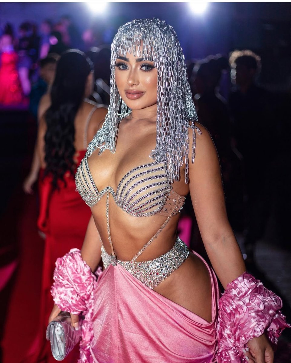 InsideDaHuddle's tweet image. “ Inside The Huddle “ Round 1 Of The Playoffs #FantasyFootball Show Presents “ Bank$ Beauty Of The Week :  Santas Amateur Futbol Club Player and CEO :  “ Monica Vallejo “
#BeautyOfTheWeek #NFL #InsideTheHuddle