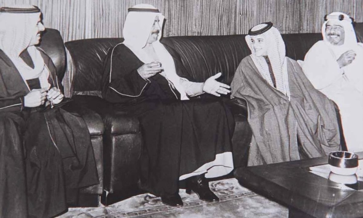 8lldil's tweet photo. هذا الوطن كن يومه
عرسٍ يعم الشعب

بألوانه المرسومه
داخل عروق القلب

وشيوخ تمحي همومه
متواضعه وتنحب

عزّه عساك تْدومه
طول الدهر يا رب
#اليوم_الوطني_البحريني 🇧🇭❤️ https://t.co/JoDCxLwP5W