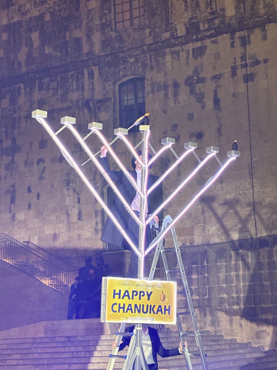 Victoria Busby tweet media