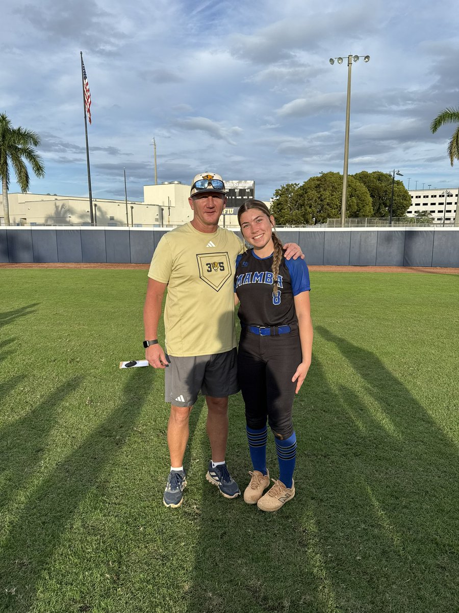 Rae Easton tweet media
