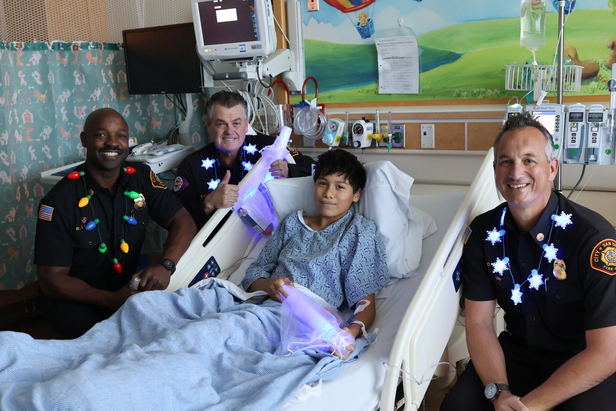 radychildrens's tweet photo. #RadyChildrens patients got a special visit from our local heroes from the @SDFD &amp; lifeguard division! Their visit brought cheer &amp; made this season a little brighter for our kids &amp; families. 💙🚒 https://t.co/PSgt8LNTvY
