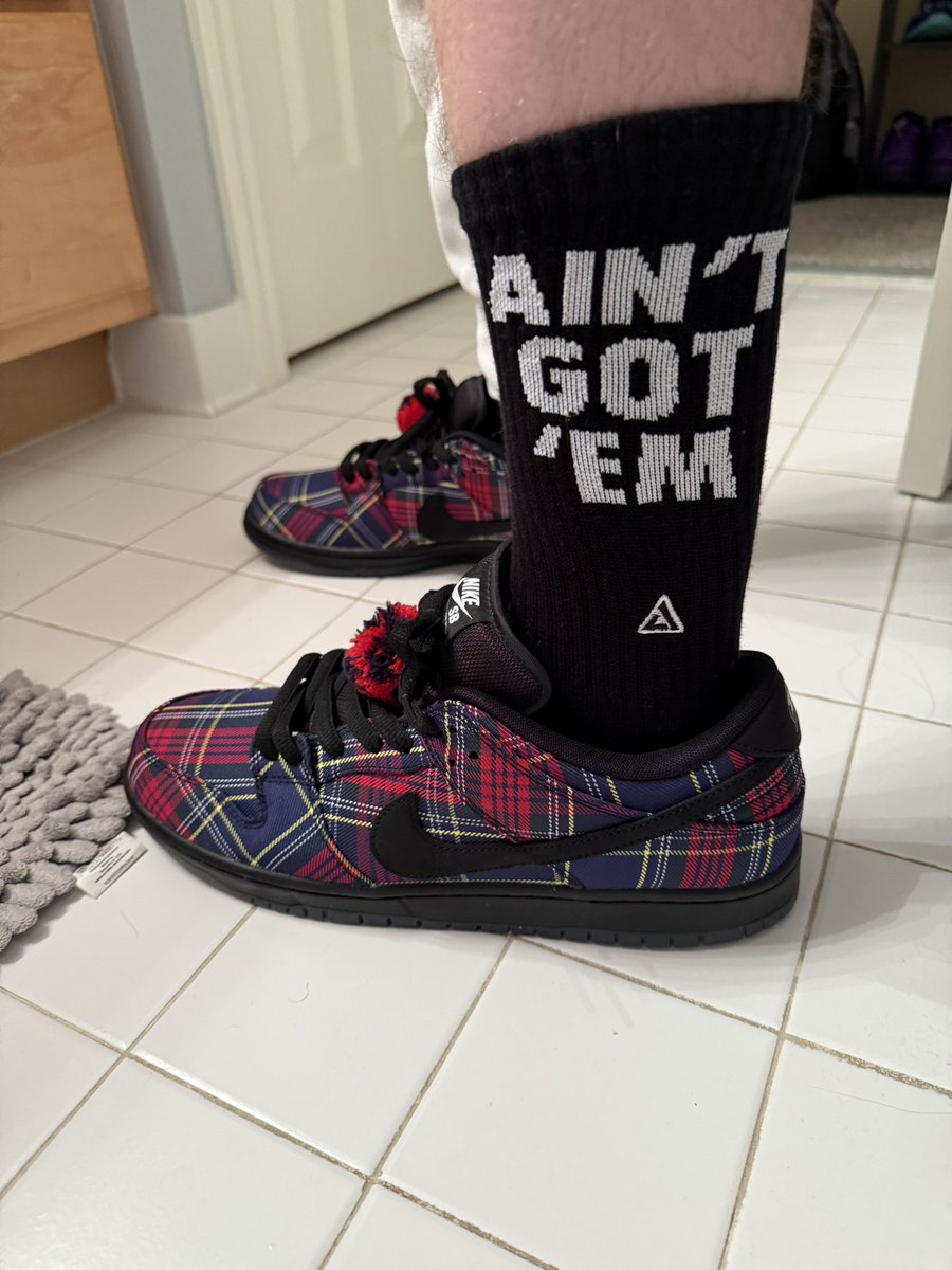 REMARK1OF1's tweet image. What an incredible shoe. I’m glad to have these in my collection🔥