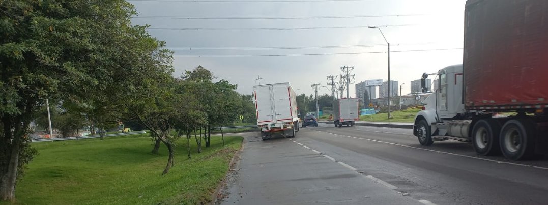 #Actualización | 4:18 p.m. 🚗✅ El incidente vial a la altura de la calle 201 sobre #AutopistaNorte  ha sido completamente resuelto. El tráfico está volviendo a la normalidad. Gracias por su paciencia.
