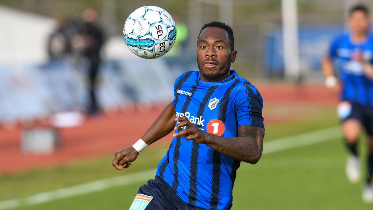 kikkertsvingen's tweet image. Luke 15 - Franck Boli

6 sesonger, 147 kamper, 60 mål og 12 assist. Gladgutten som likte mål! Han var som regel en vi kunne stole på rundt 16-meteren. Vært i USA og Ungarn, og bærer navnet Bi Sylvestre Franck Fortune Boli på en utmerket måte.