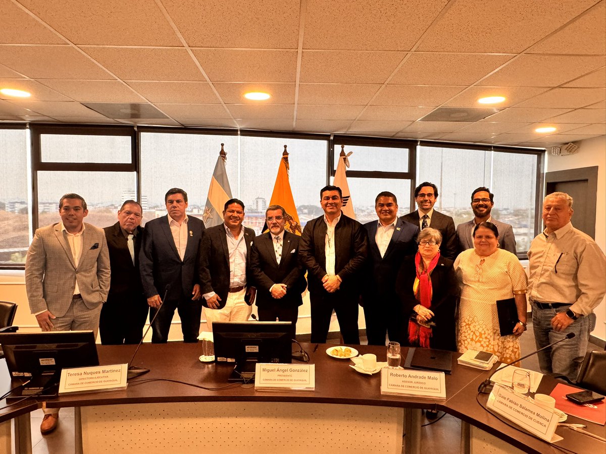 cccuenca's tweet image. Nuestro presidente, el Ing. Galo Salamea M., fue designado Presidente de la Federación Nacional de Cámaras de Comercio del Ecuador @fedecamaras_ecu , marcando un hito histórico para Cuenca.

Su nombramiento consolida el liderazgo del sector comercial cuencano a nivel nacional 👏