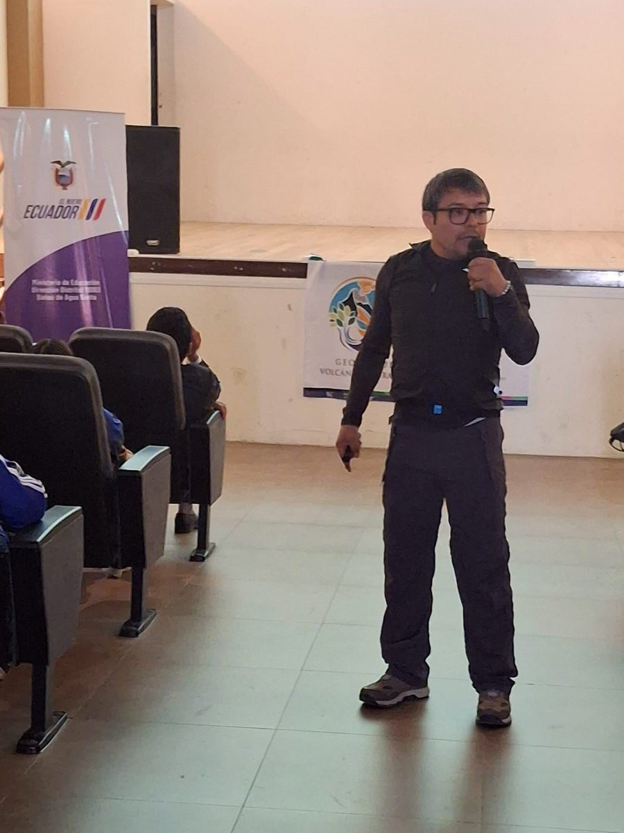 Hoy, 15 de diciembre de 2025, docentes de la #FIGEMPA participaron en el evento “Peligros Geológicos y Manejo Sostenible de los Recursos Naturales”, desarrollado en el marco del proyecto de vinculación con la sociedad.