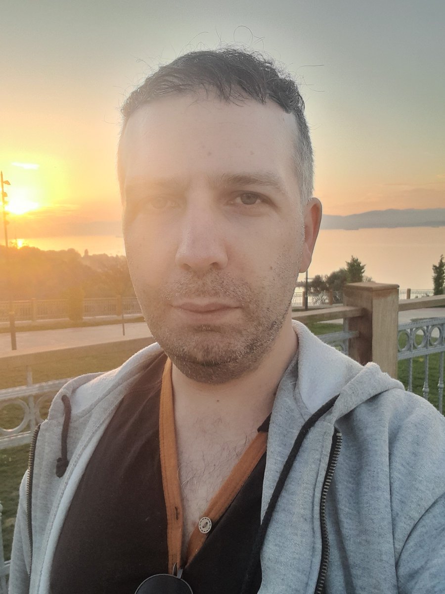 “Gün batarken, Gökyüzü en güzel renklerini sergiler, Tıpkı hayatın zorlukları sonrası gelen mutluluk gibi.”

#UzakŞehir Obilet Otel #salı #RüyaGibi