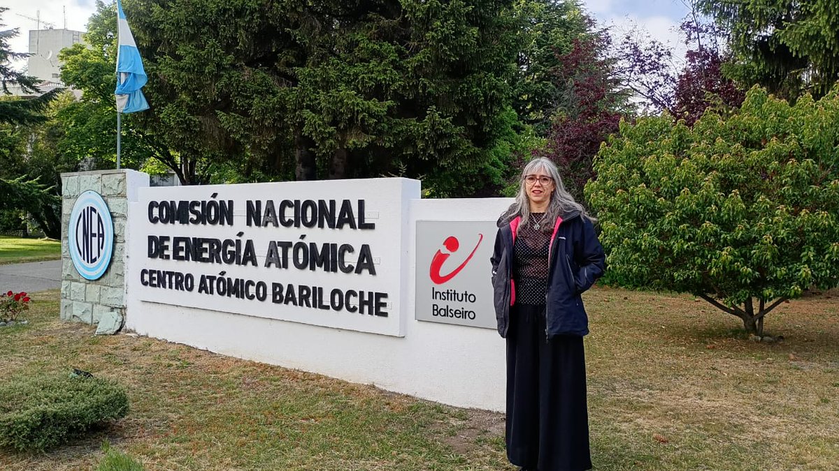 aserquis's tweet image. A este lugar histórico llegué hace 33 años para realizar mi doctorado en Física. Hoy se celebran los 70 años de una institución que formó a grandes profesionales, científicos y científicas, muchos de ellos se quedaron en nuestro país y otros hicieron historia en distintas partes…