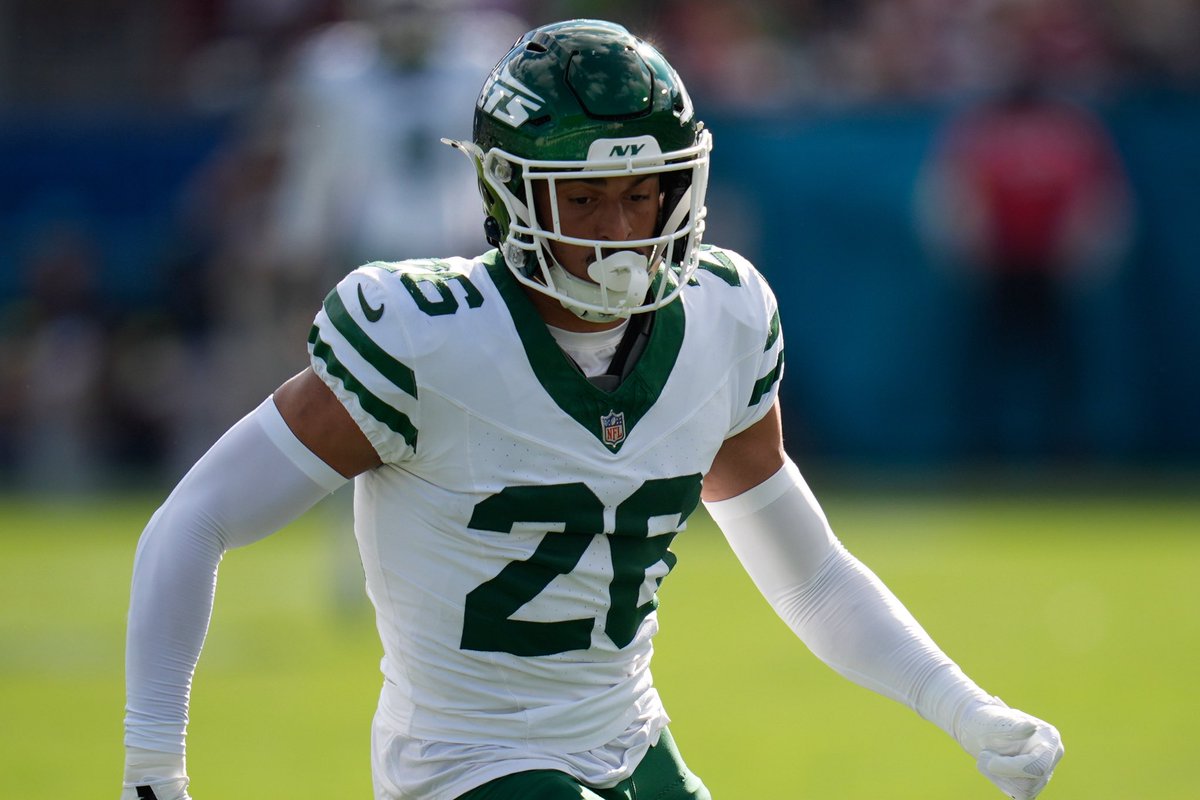 RapSheet's tweet image. The #Jets are placing CB Isaiah Oliver, who suffered a knee injury on Sunday, on Injured Reserve, source says. His 2025 is over.