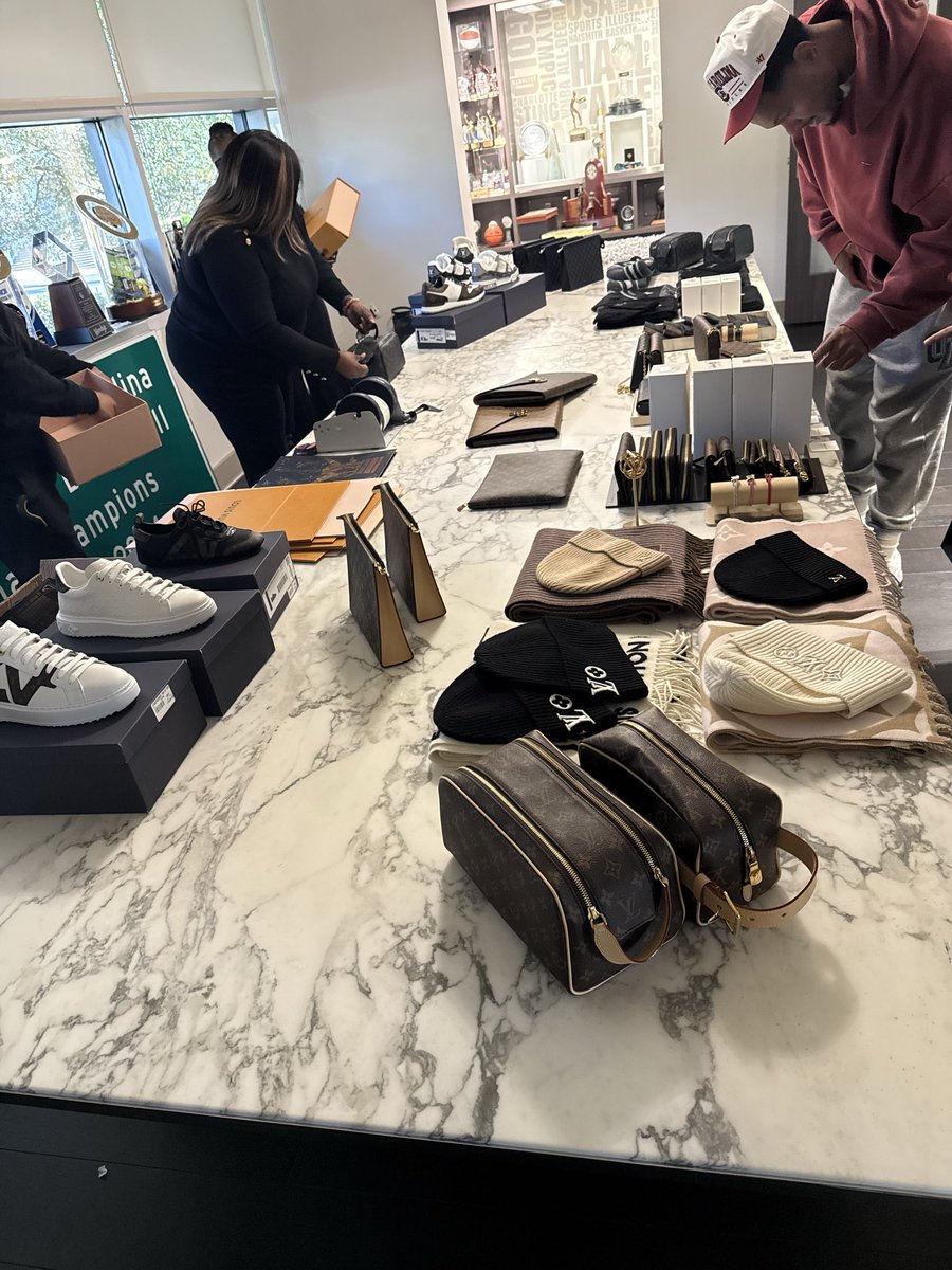 A. Moore tweet media