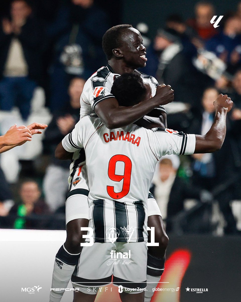 CDCastellon's tweet image. FINAAAL FINAAAL FINAAAL EN EL #SKYFICASTALIA🏟️ (3-1)

QUINTA VICTORIA CONSECUTIVA DEL CLUB DEPORTIVO CASTELLÓN EN LALIGA HYPERMOTION

⚽️ Marco Doué 
⚽️⚽️ Ousmane Camara 

#CastellónMirandés 
#PPO👂