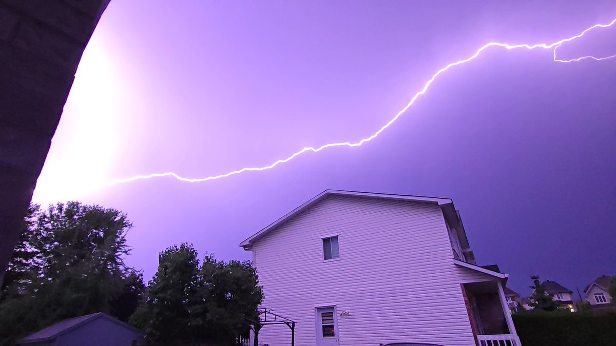 environmentca's tweet photo. Each year, we put together a list of the #Top10Weather stories that impacted Canada over the last 12 months.
🗓️ Stay tuned on December 18, as we unveil 2025’s stories! https://t.co/XZLyA5VfVH