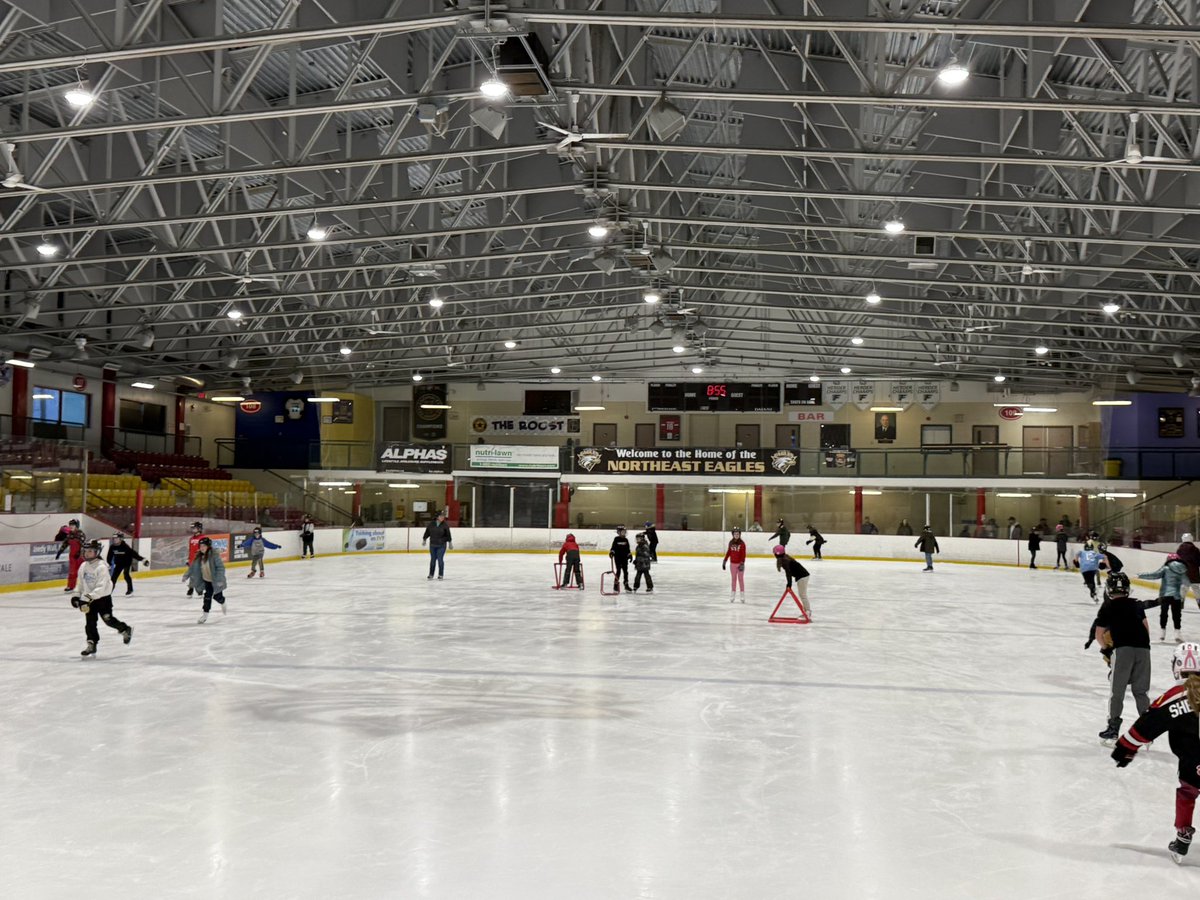 The grade 5 classes had a fantastic day at their skating session