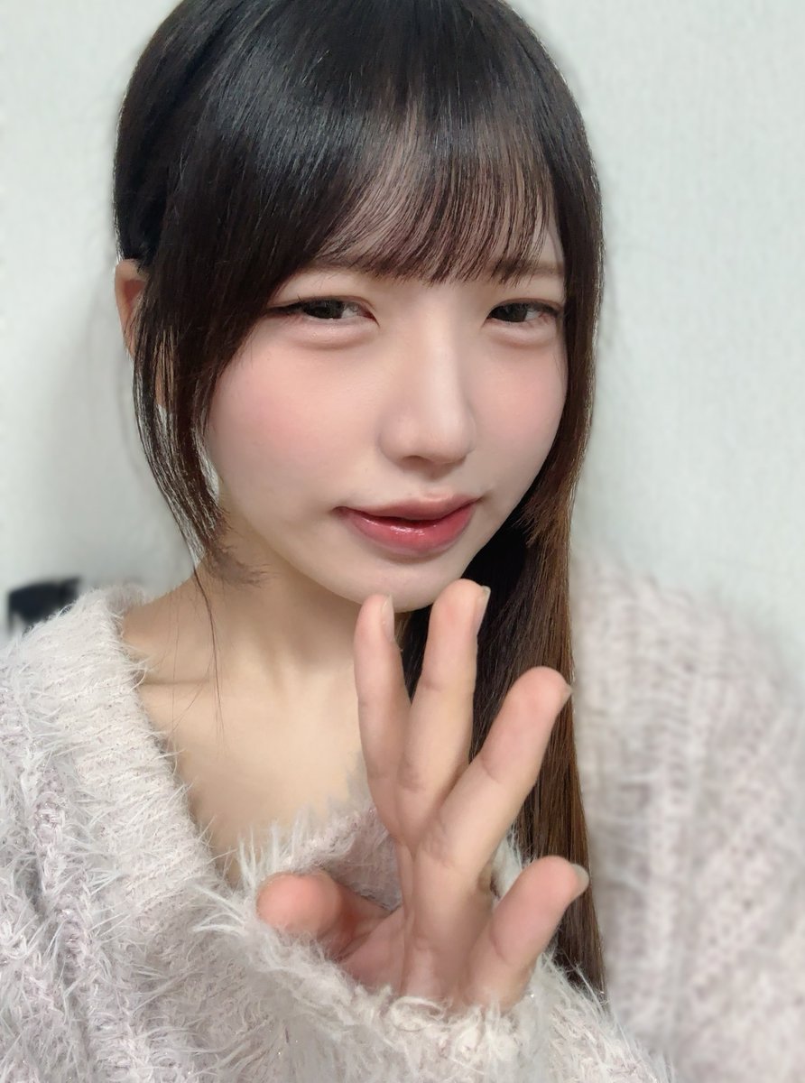 日常でつかえるあむちゃん写真】 ⬇️断りたい時 ⬇️失言して顔ない時