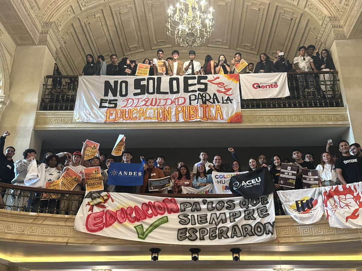 Luchar por el financiamiento de la educación pública es un acto de reparación y de una sociedad que si apuesta por el conocimiento como eje de su destino! 

Hace un poco más de tres décadas se promulgó la ley 30 de Educación Superior, tres décadas dónde ha retumbado la voz de un