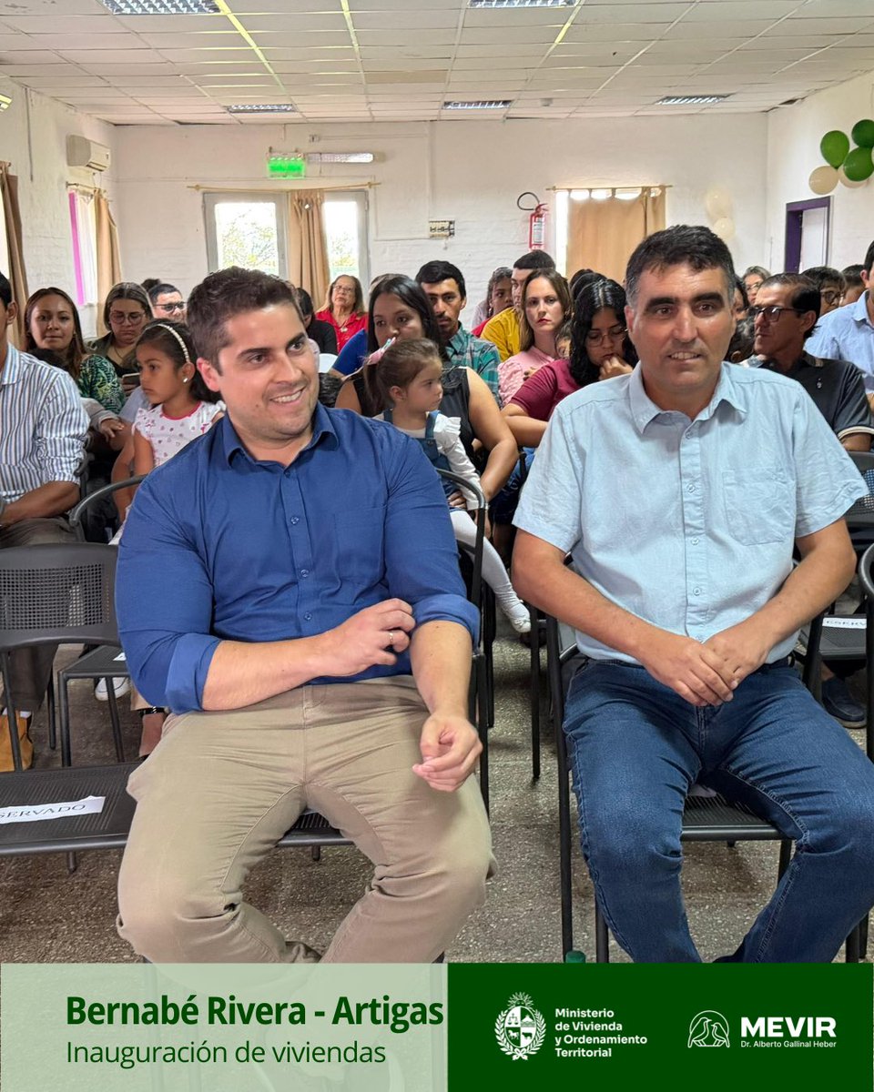 MevirOficial's tweet photo. 16 familias de Bernabé Rivera comienzan una nueva etapa 🏠
Hoy acompañamos la entrega de viviendas nuevas, readjudicadas y soluciones en planta urbana en Artigas. 

Con la presencia del presidente de MEVIR,@AndresLimaFA , y del director @federal, se realizó la entrega de viviendas nuevas, readjudicadas y soluciones en planta urbana en Artigas.

#MEVIR #BernabéRivera #Artigas #TerritorioQueVive