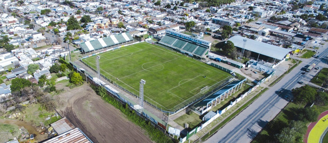 FINAL CONFIRMADA 🔴⚫

Newell's 🆚 Belgrano 
El domingo 21 desde las 19:30, se disputará en el estadio de Sportivo Belgrano de San Francisco (Córdoba) la final de la Primera División del Fútbol Femenino, buscando un lugar en la Copa Libertadores de América de Fútbol Femenino.
