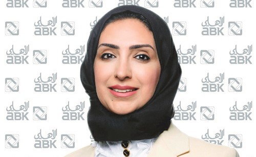 «الأهلي» يعزز أجهزة السحب الآلي بخدمات إضافية 