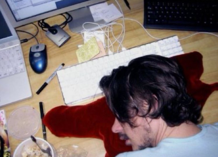 ; (@4vlvs) on Twitter photo 