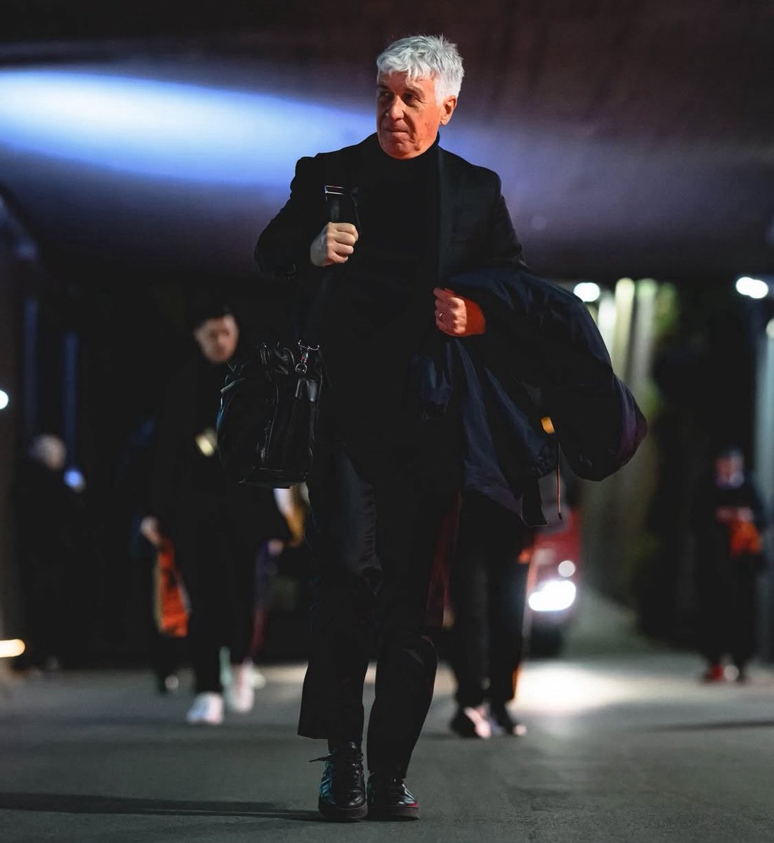 LAFIINHO's tweet photo. روما هذا الموسم في الدوري الايطالي
لعب 15 مباراة
فاز 10 خسر 5 لم يتعادل
سجل الفريق 16 واستقبل 8
اقوى دفاع في الدوري .. https://t.co/D9B7vxodW7