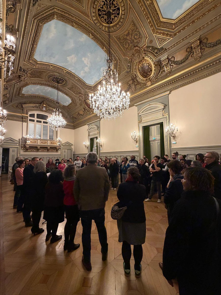 YMerzi's tweet image. Cérémonie d’accueil des nouveaux parents élus dans les CE et ÇA en @Paris19e Bravo et merci pour votre engagement quotidien à nos côtés pour défendre l’école publique ✊🤩